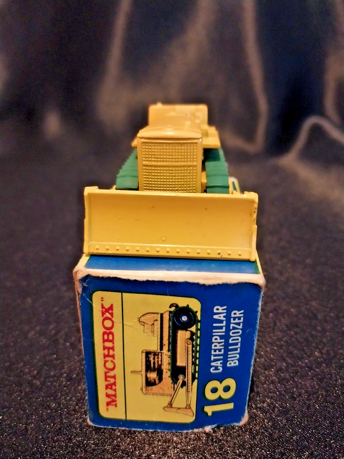 Matchbox Lesney Caterpillar D8 Bulldozer No 18 – New- Original box