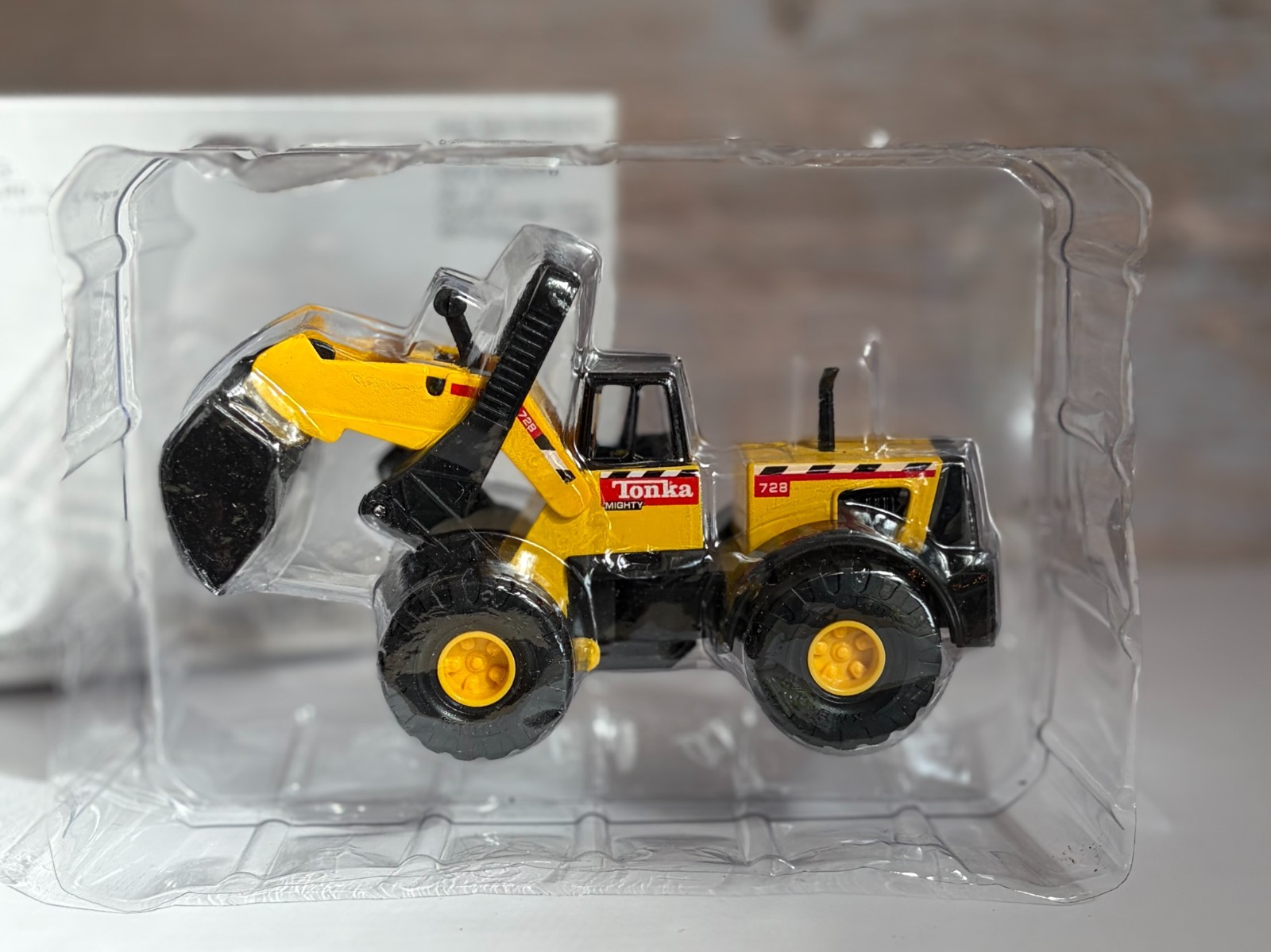 Tonka Truck Maisto Mighty 728 Front Loader Diecast Toy NIP Vintage