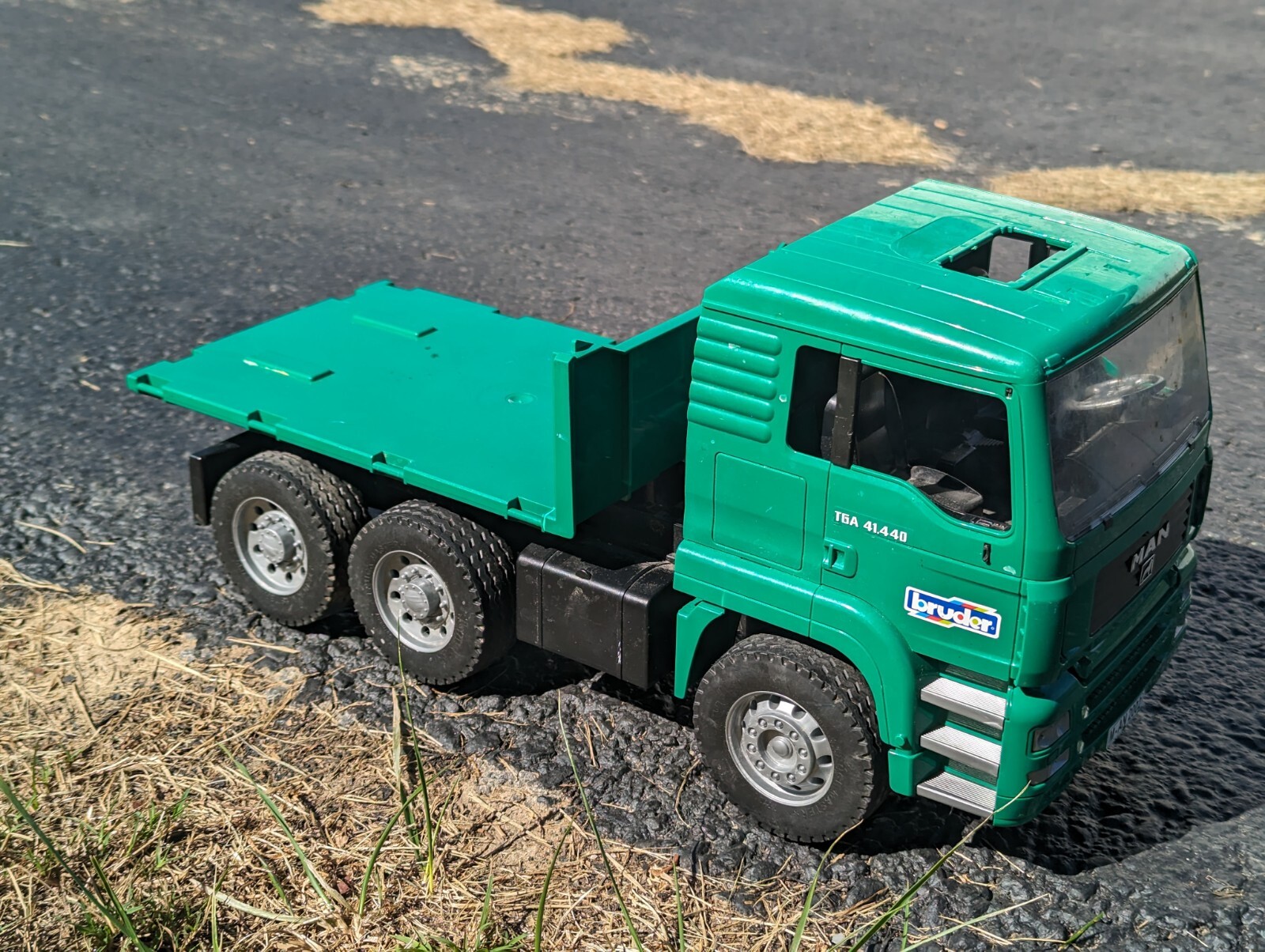 Bruder MAN Green 2001 Toy Timber Logging Truck 4143 (NO LOGS) As Shown