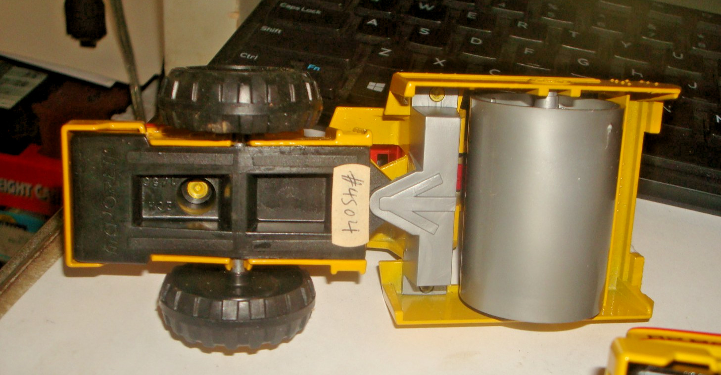 MAJORETTE. HEAVY EQUIPMENT. LOT OF 3. 1/56 SCALE. REF #4505, 4501, 4504XZ
