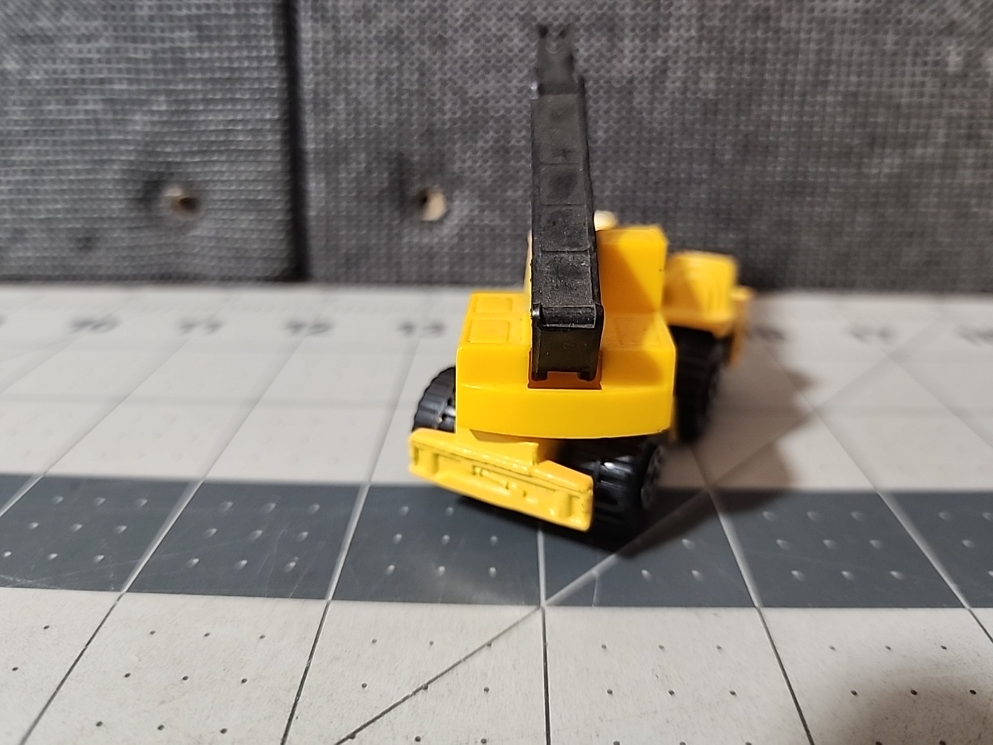 Matchbox (1984-1991) Mobile Crane w/Boom, No hook 1:90 MB140 Reynolds