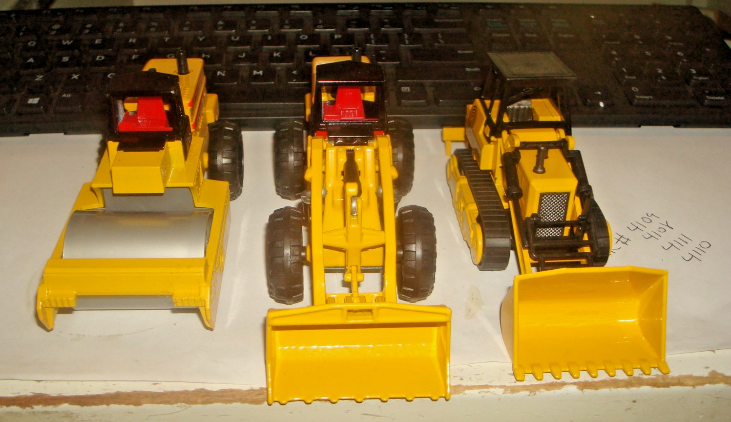 MAJORETTE. HEAVY EQUIPMENT. LOT OF 3. 1/56 SCALE. REF #4505, 4501, 4504XZ
