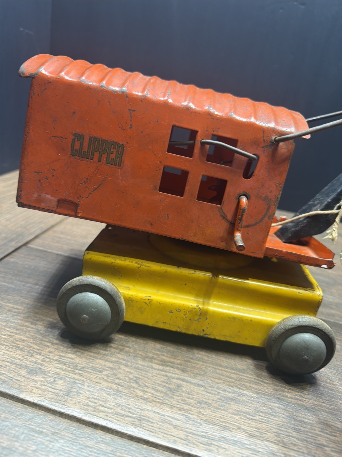 Vintage Clipper Pressed Steel Steam Shovel Crane Toy – Orange & Yellow Tin Litho