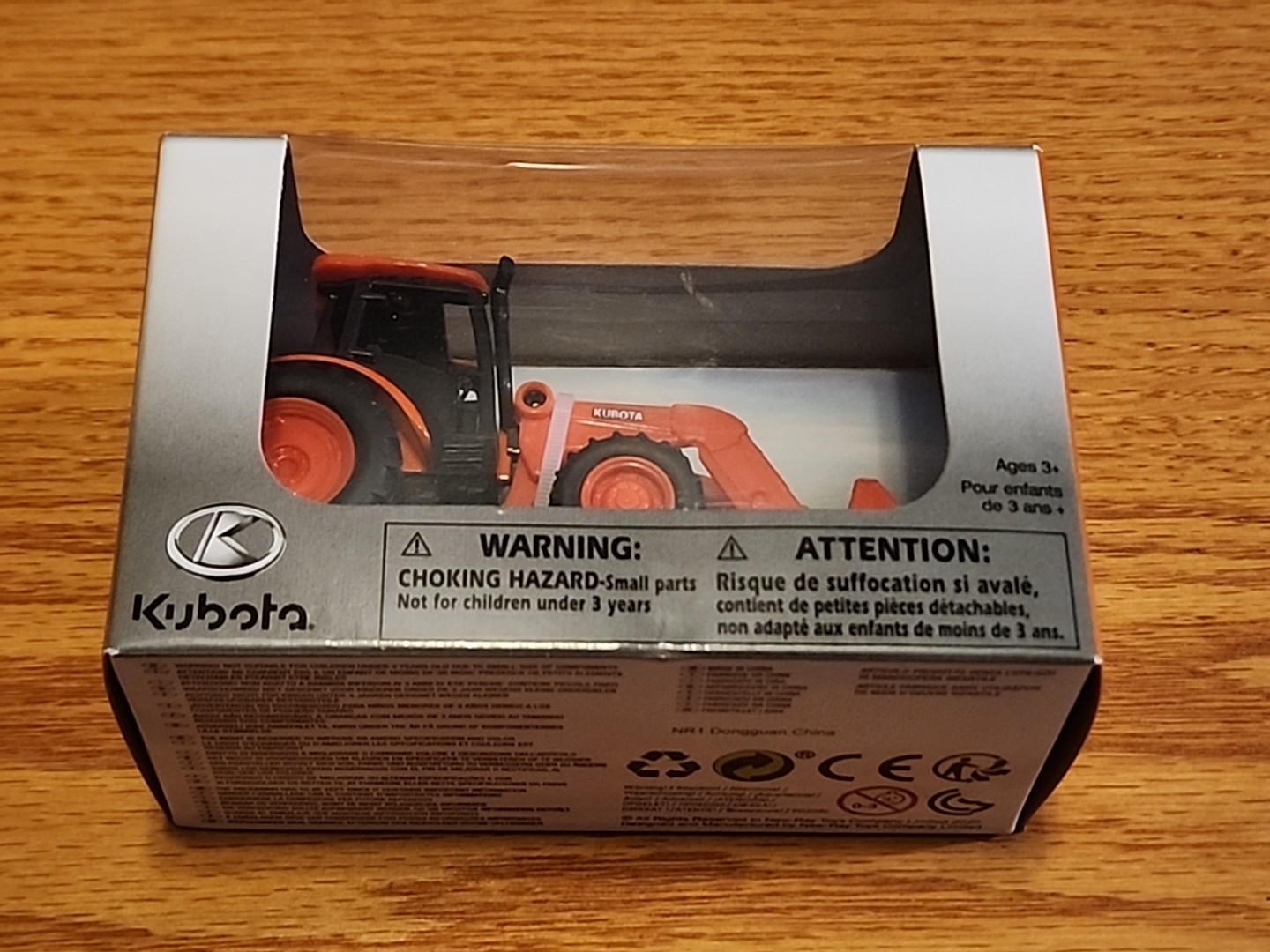 New-Ray Pull Back Kubota M5-111 Tractor Loader