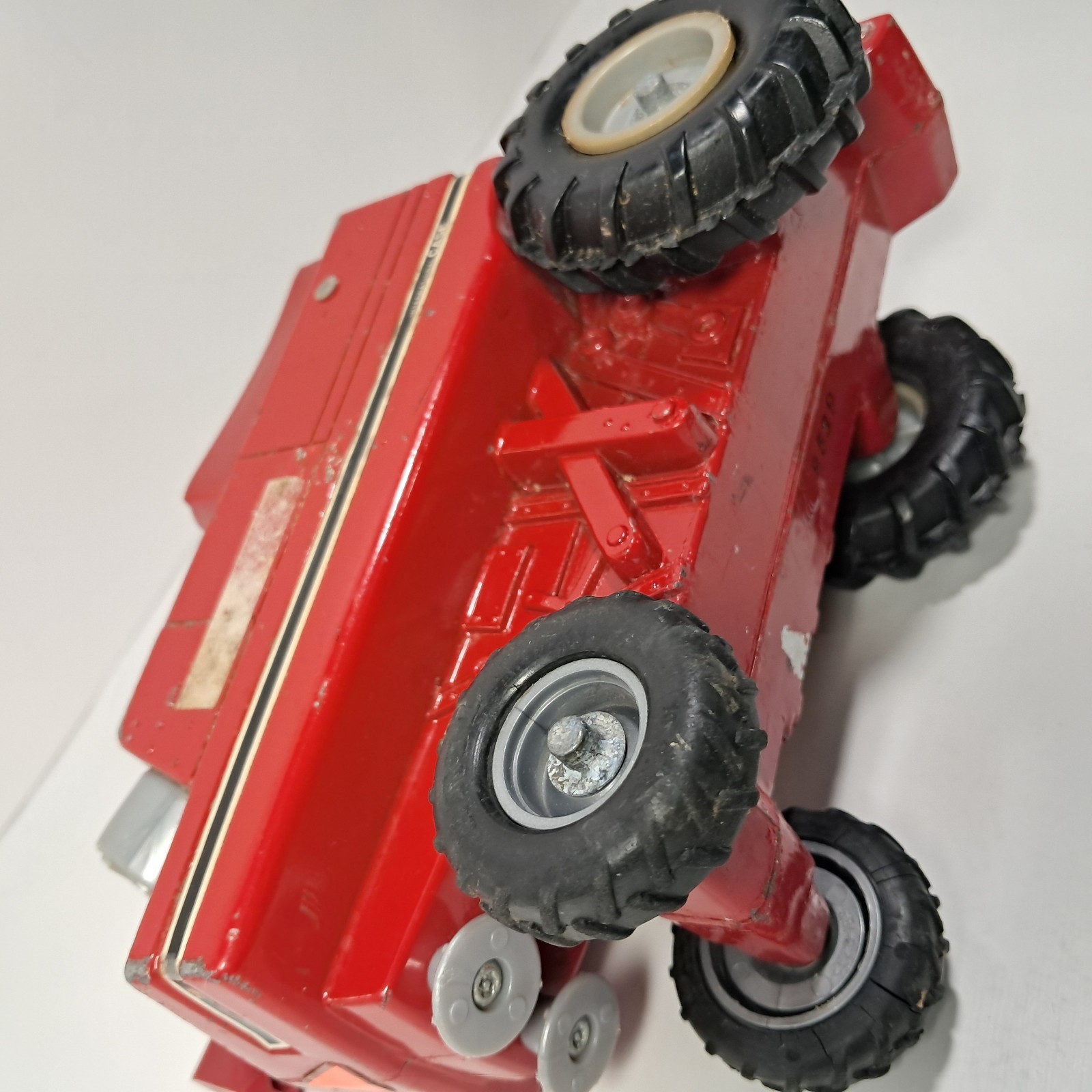1980’s ERTL Case 1680 Axial-Flow International Combine – Scale 1:32 Made In USA