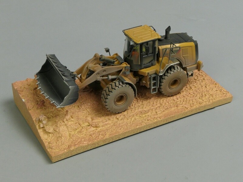 1:50 DM 966M Medium Wheel Loader- Weathered Construction Machine Diecast Model