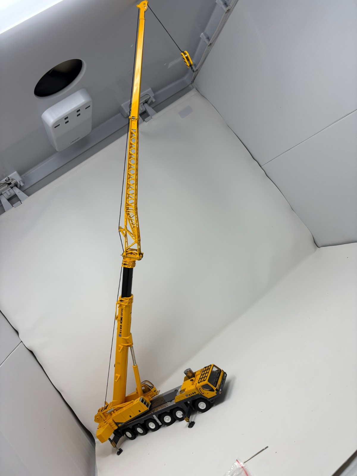 XCMG QAY200 Mobile Crane – China 1:50 Scale Diecast Model New