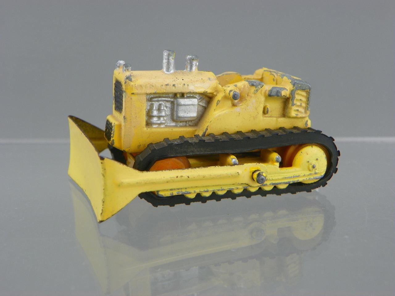 Vintage 1968 Mini Dinky No.94 Diecast 1/87 HO International Bulldozer Tractor HK