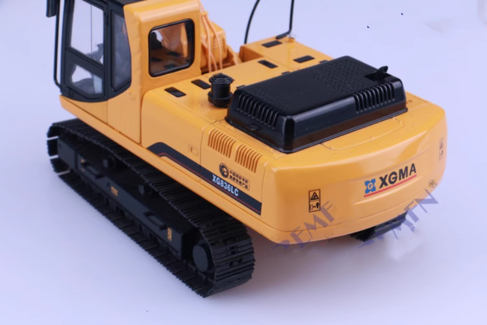 1:35 35CM XGMA XG836LC Excavator Construction Machine Vehicles Diecast Model
