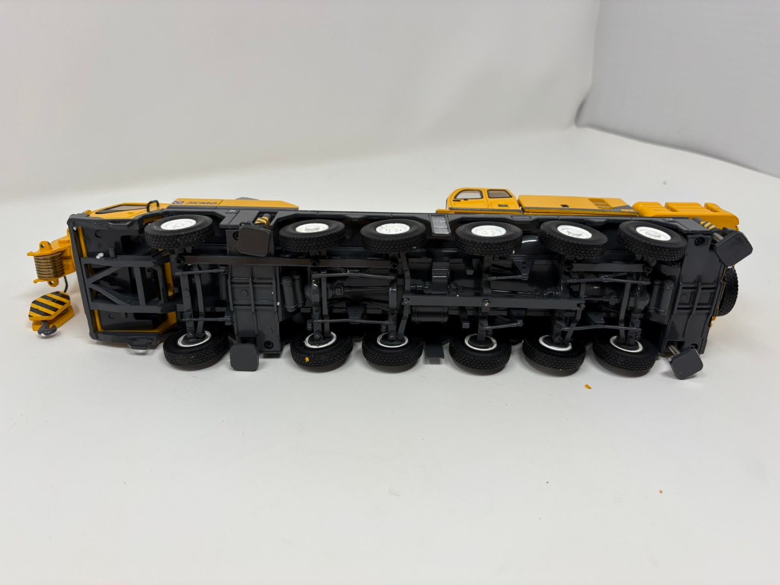 XCMG QAY200 Mobile Crane – China 1:50 Scale Diecast Model New
