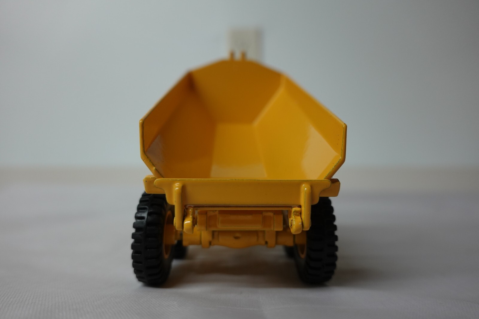 JOAL 231 Volvo BM A25 Articulated Dump Truck 1:50 Scale