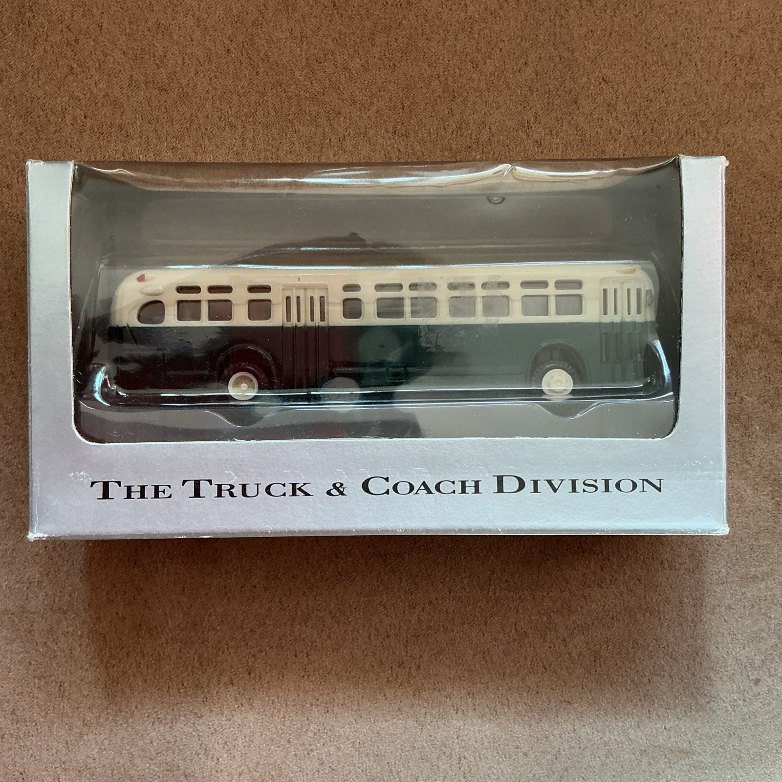 American Precision Models HO Scale APM 39000-1 Bus GMC The Truck/Coach Division