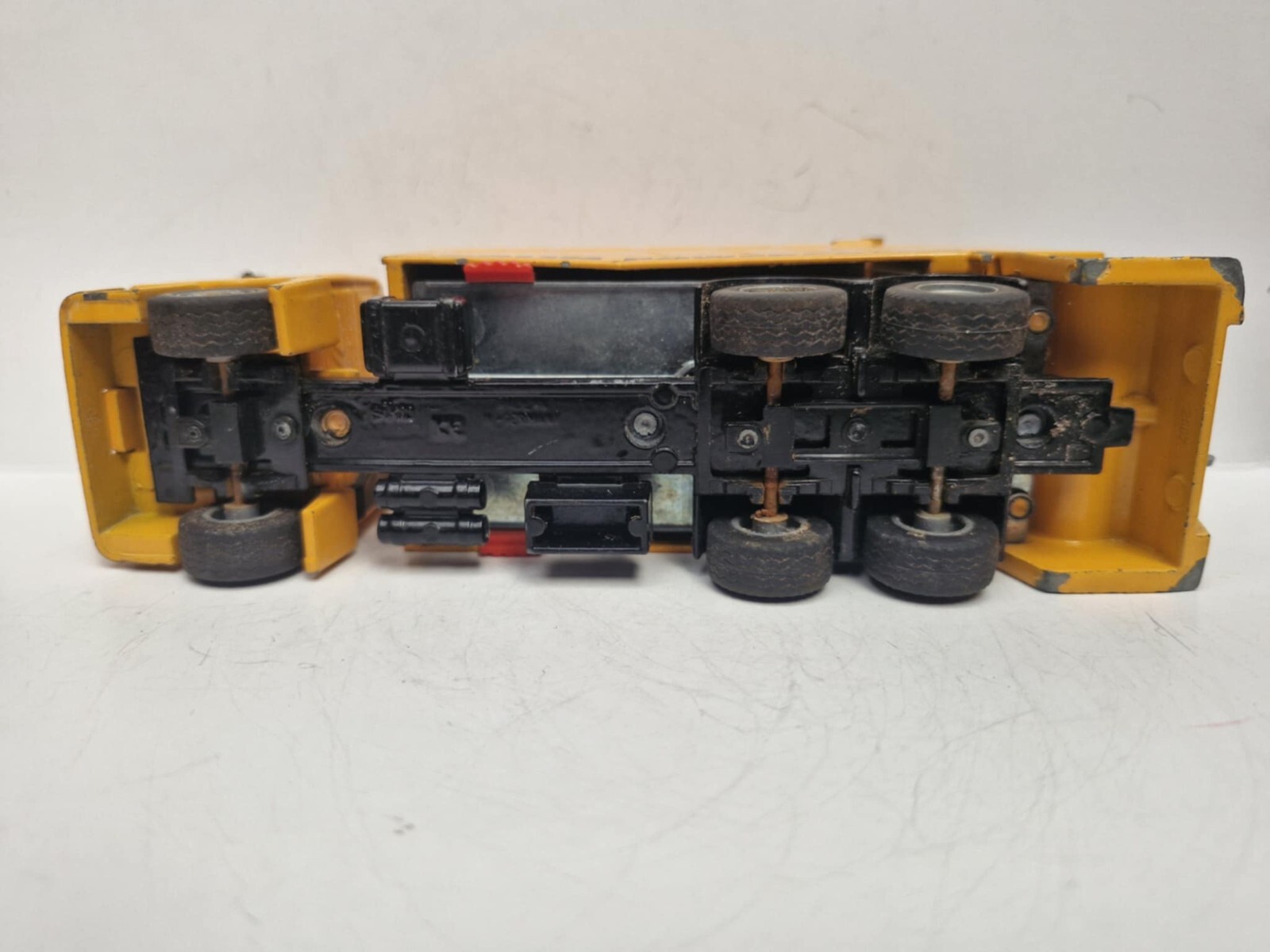 Siku Super Series Mercedes Actros Garbage Truck 1:55 die cast unboxed used cond