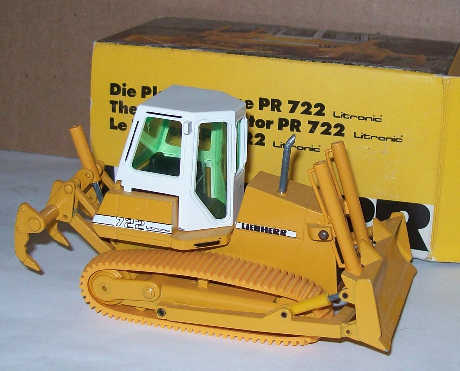 1:50 Liebherr PR722 Litronic Dozer with Ripper – Conrad Germany Model #2803
