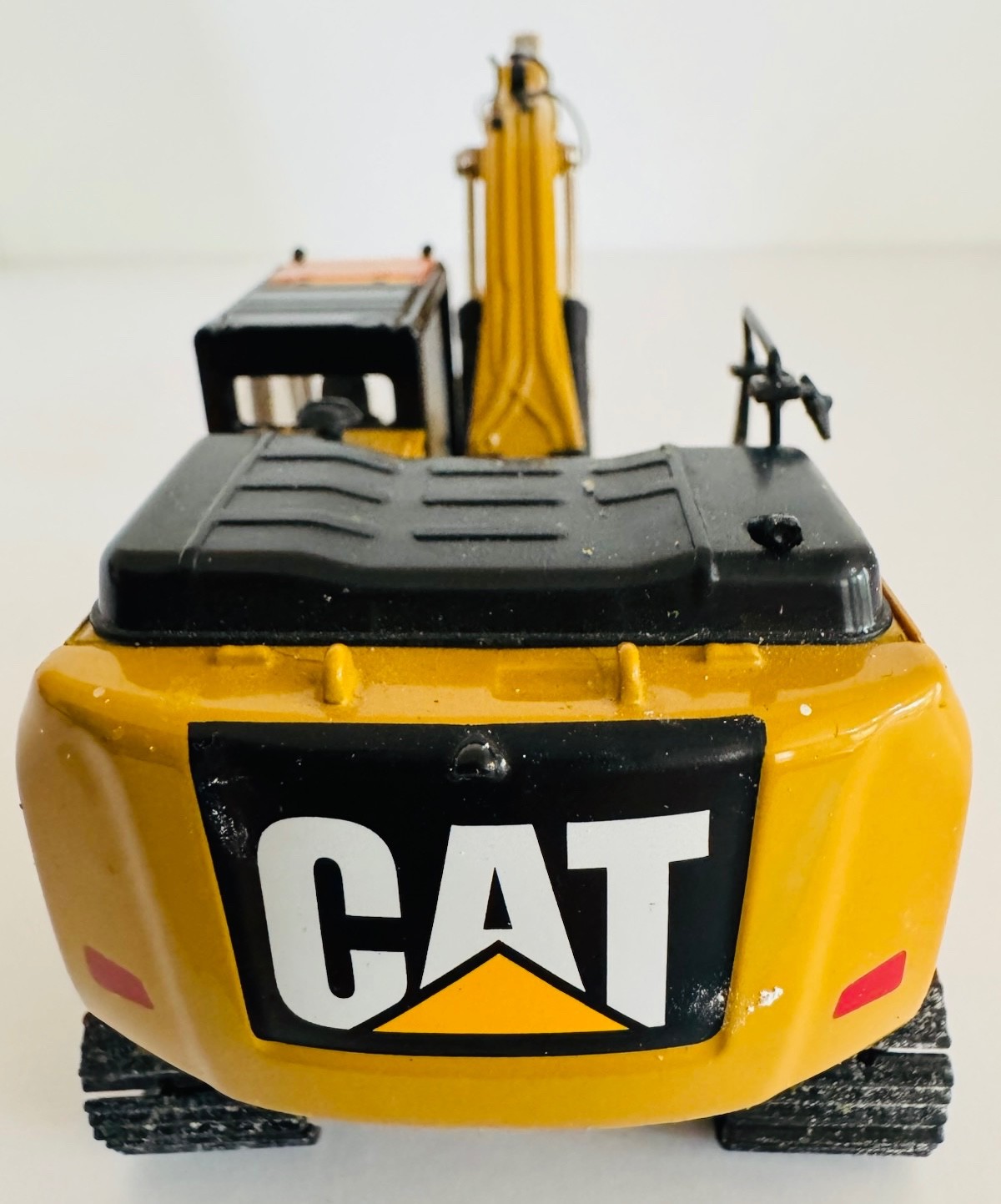 1:50 Caterpillar 323F Excavator with Thumb Scale Model 85924C By Diecast Masters