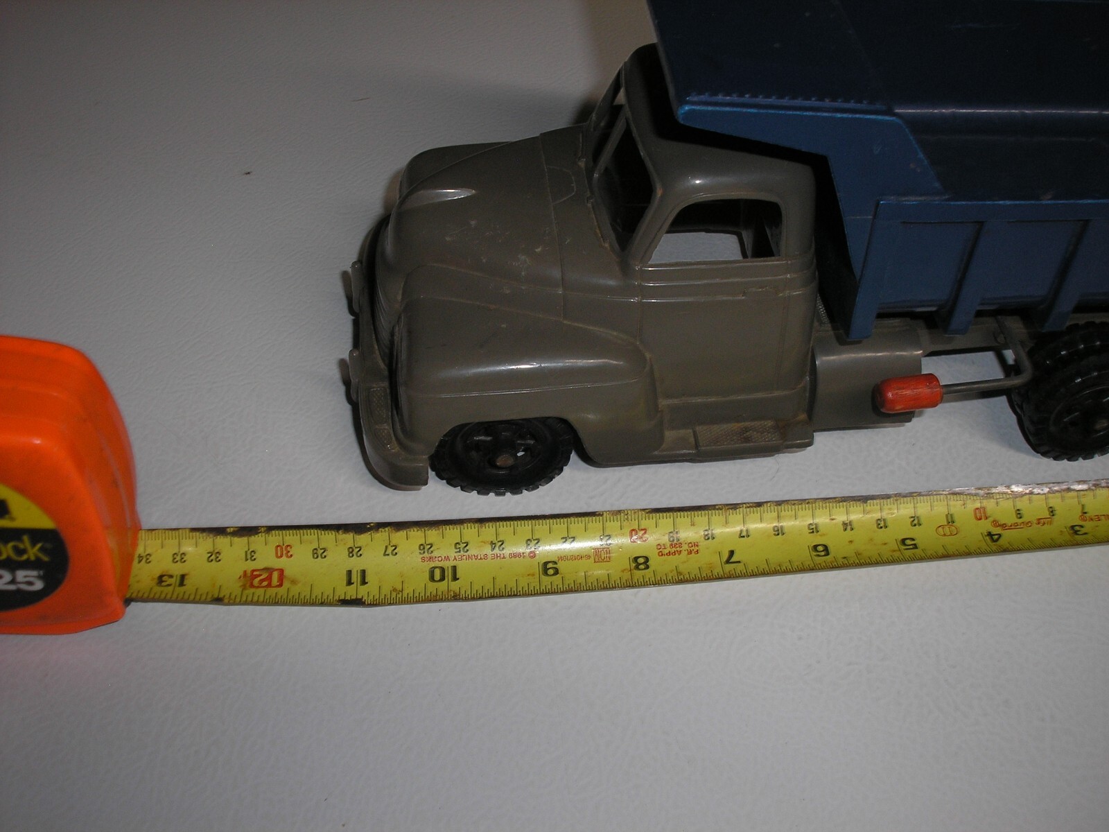 Rare 1950’s Marx Plastic 11 1/2″ long Dump Truck with lever Free SHIPPING