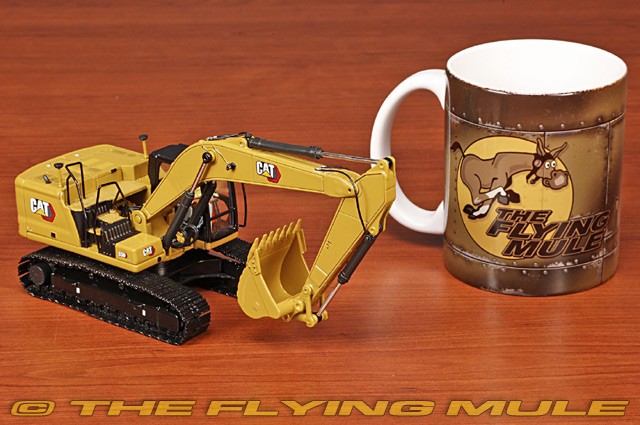 Diecast Masters 1:50 330 Excavator