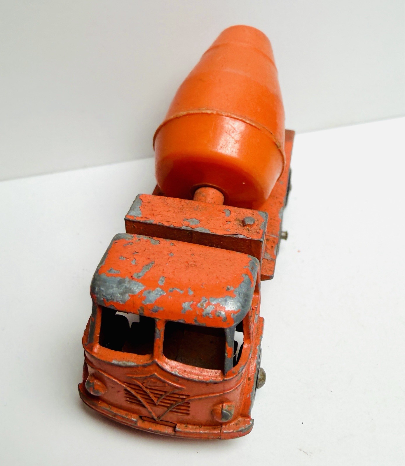 Vintage 1960s Lesney Matchbox No.26 Foden Cement Mixer Black Wheels Concrete Toy