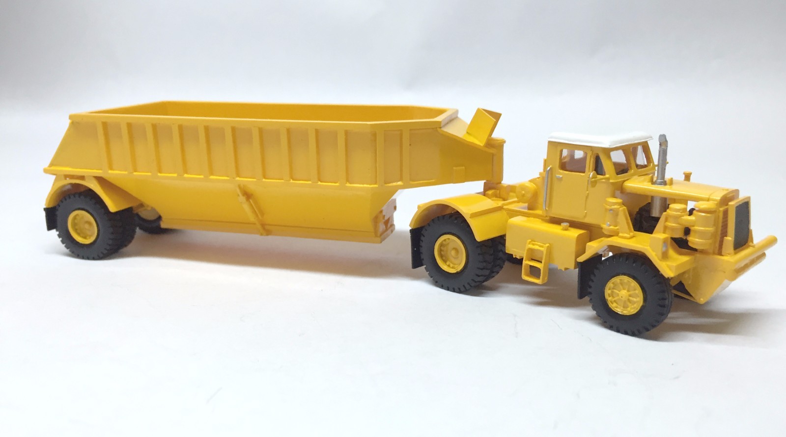 HO 1/87 KW Dart 50 BDT/Bottom Trailer – Yellow – Ready made Resin Model