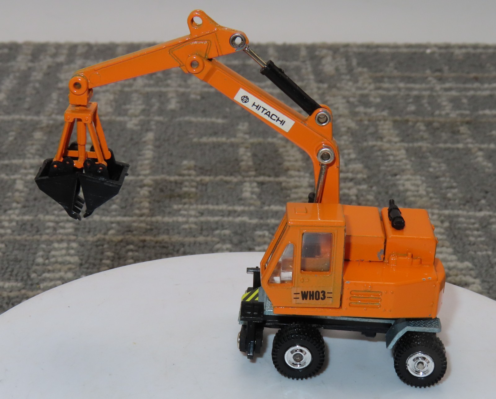 GRIP Zechin 26 Hitachi WH03 Wheeled Loader 1:70 Scale in Original Box Japan