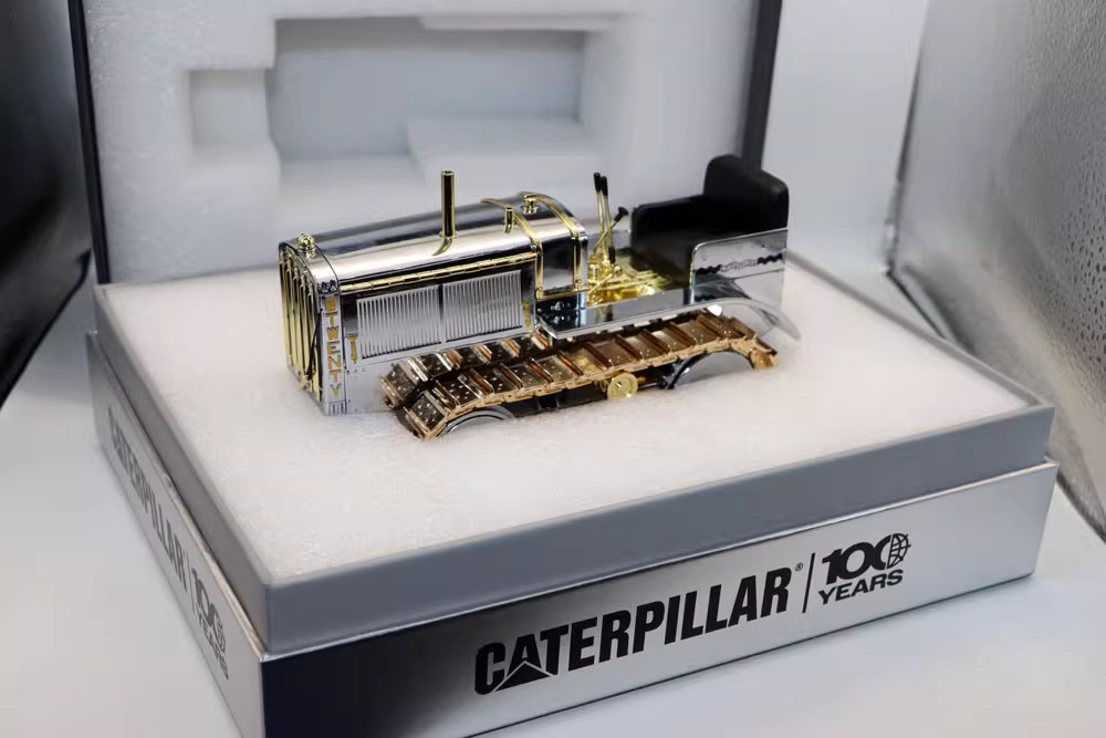 DM CATERPILLAR 1/16 Cat Twenty Tractor 100th Model Collection Gift 85760