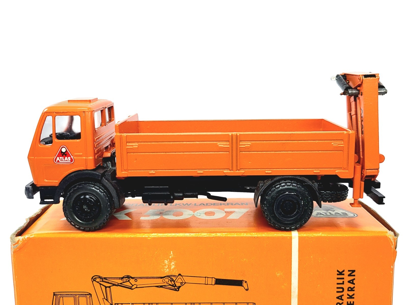 Mercedes-Benz 4×2 Truck with Atlas Crane – Orange – Conrad 1:50 Scale #3061 New