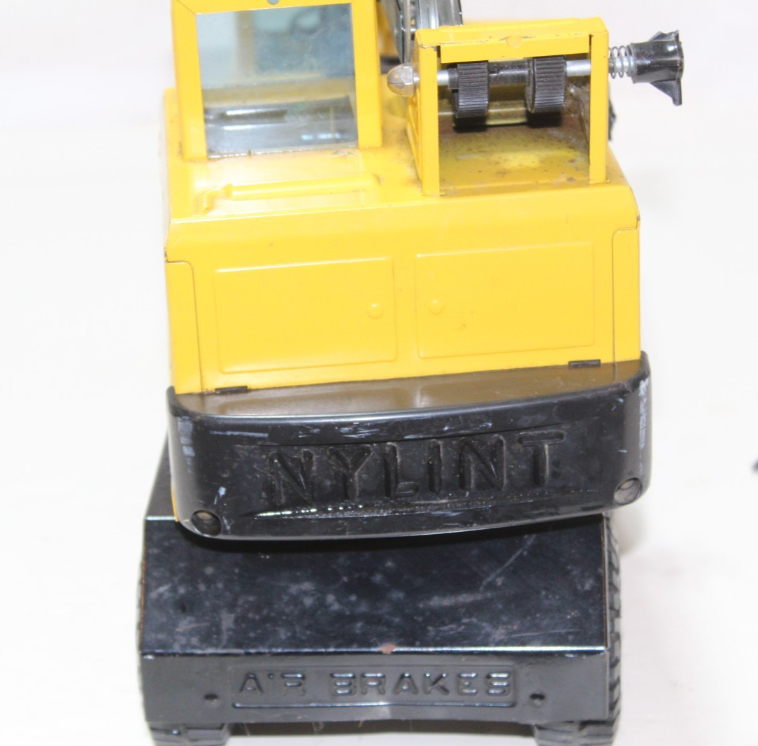 vintage Nylint pressed steel Clark “Michigan” T-24 crane Dragline Bucket Rare