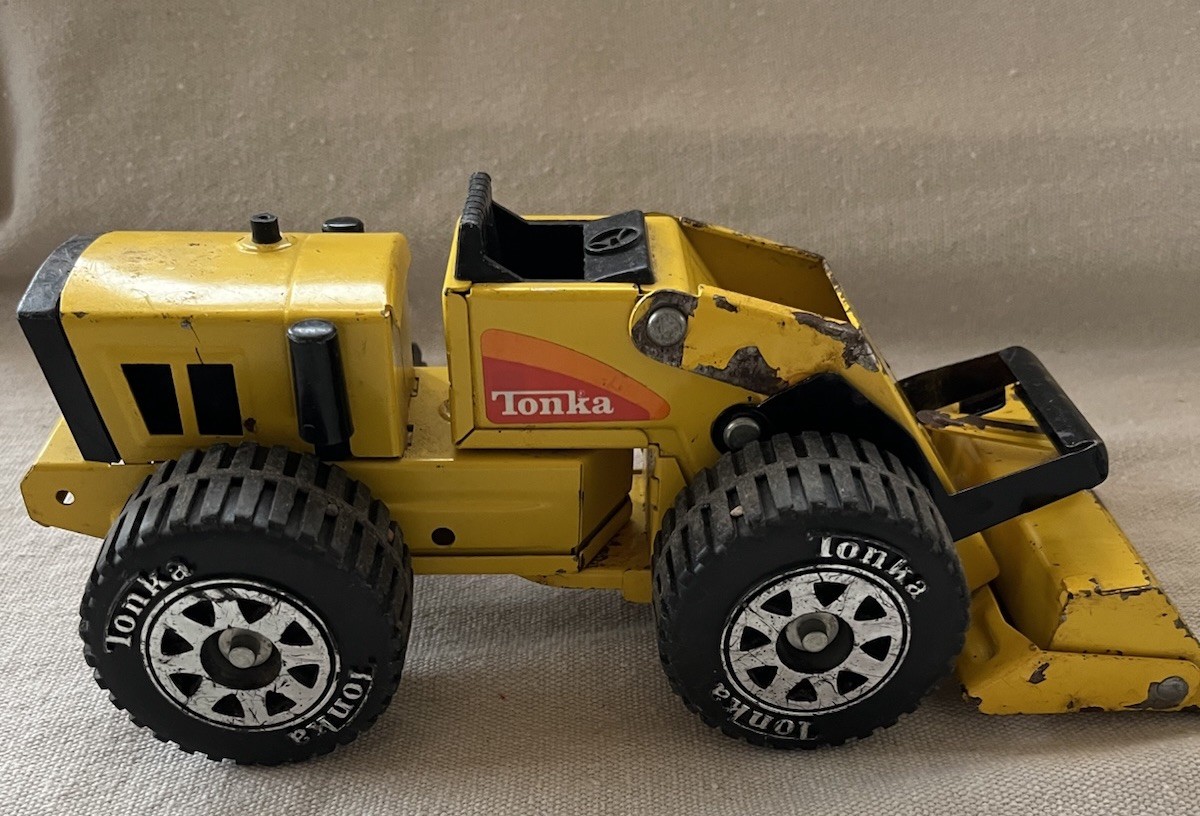 Vintage Tonka Yellow Front End Loader 10-Inch Heavy Duty 52930