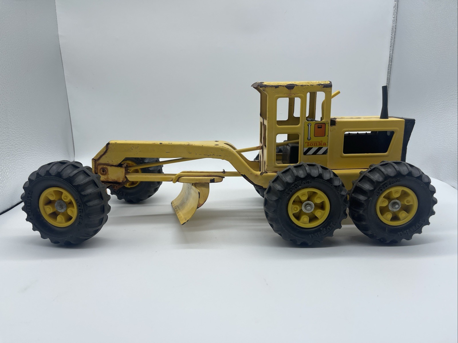 Vintage TONKA Road Grader Pressed Steel Yellow Construction Toy Truck 60’s-70’s