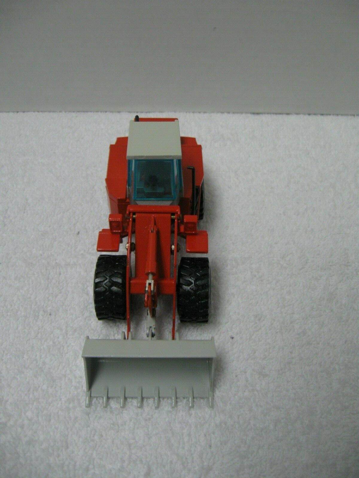 NZG O & K L30 RUBBER TIRE LOADER ~ 1/50 SCALE