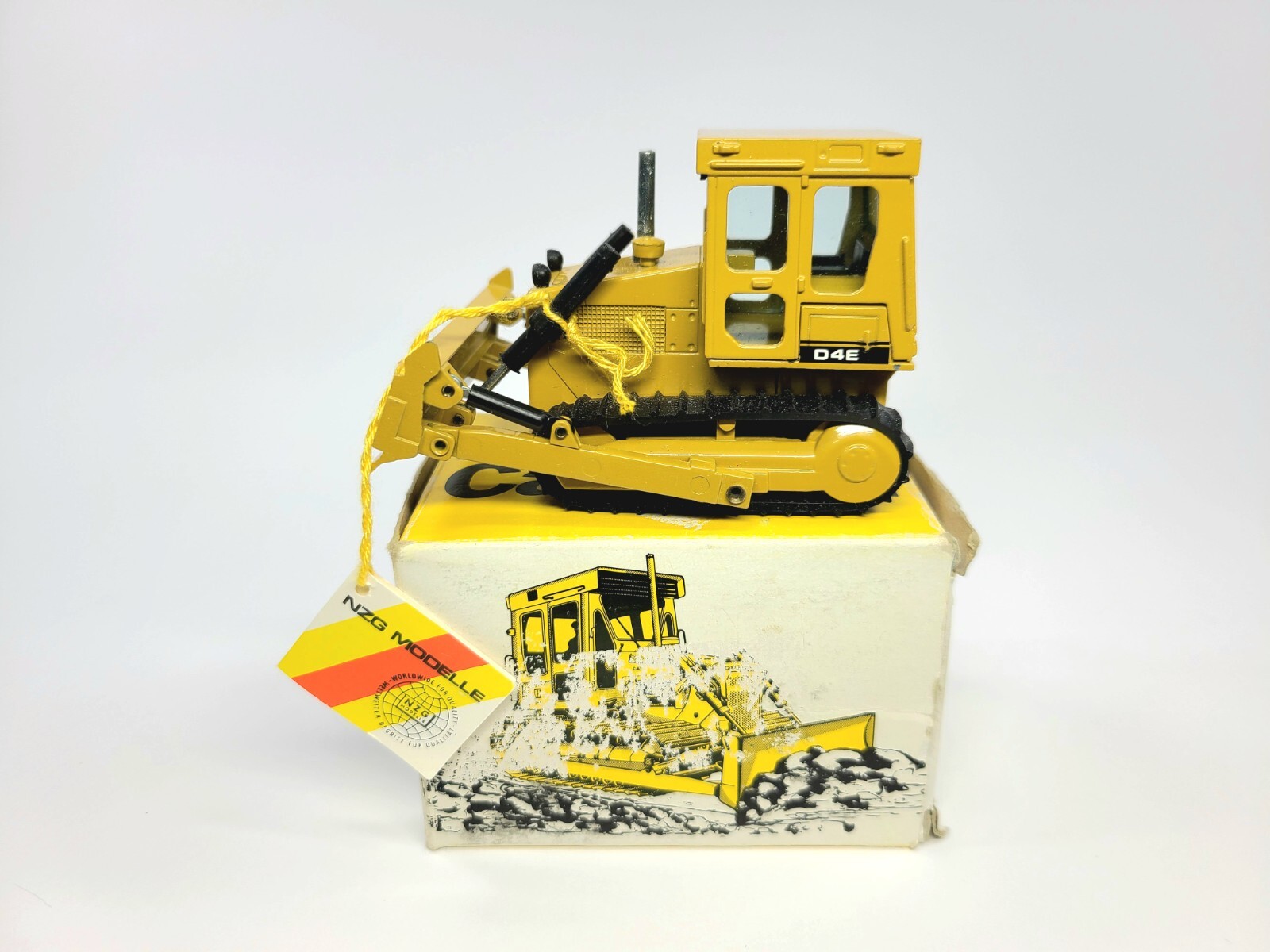 Caterpillar Cat D4E Dozer – NZG 1:50 Scale Diecast Model #205