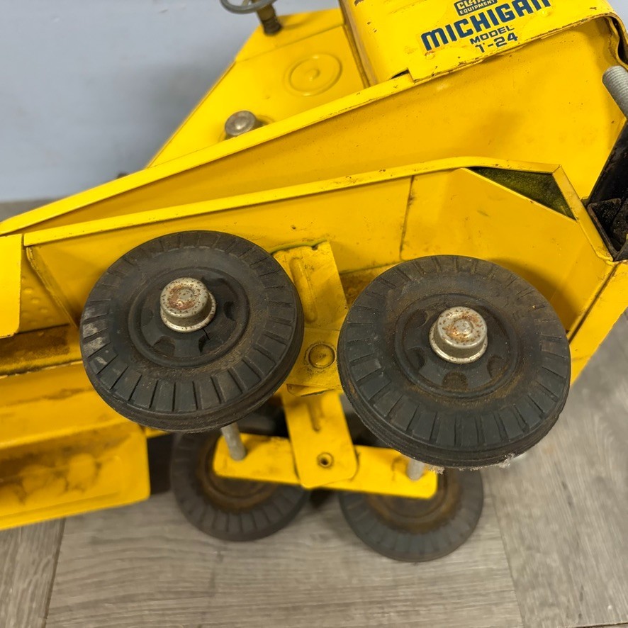 Nylint Clark Michigan T-24 Crane Truck Original Paint W/ Bucket 1 Panel of Box