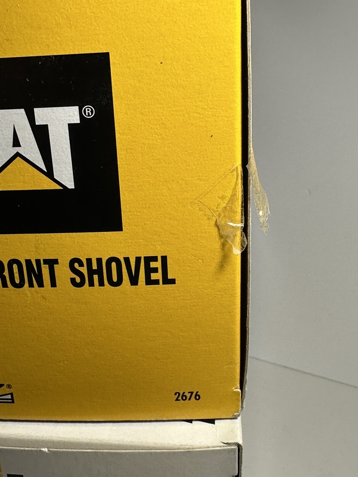 2 Open Box Models Cat 5080 Front Shovel & International T340 Bullgrader ERTL