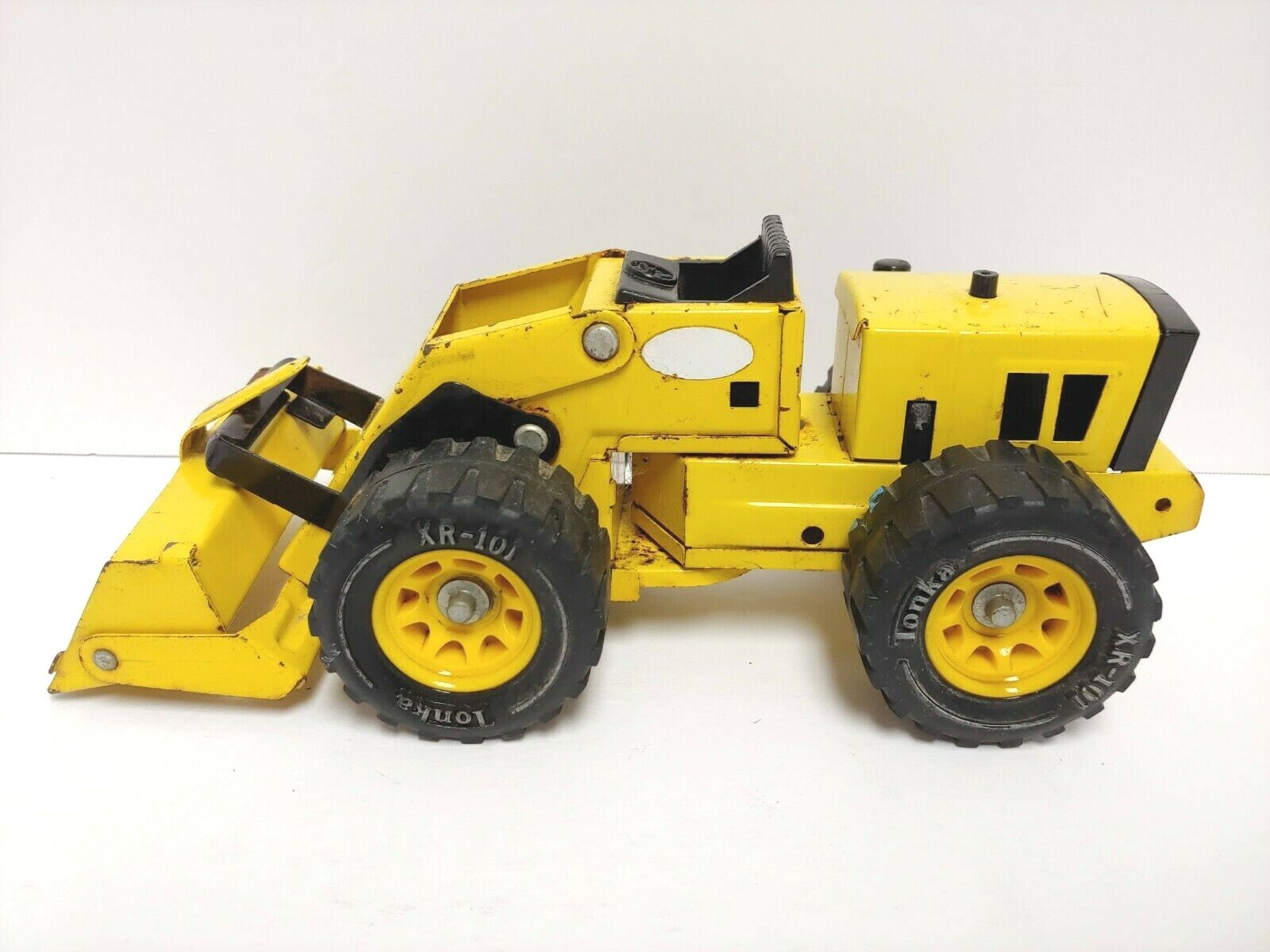 Vintage TONKA Front End Loader #52900 – Pressed Steel – XR-101 Tires – Yellow