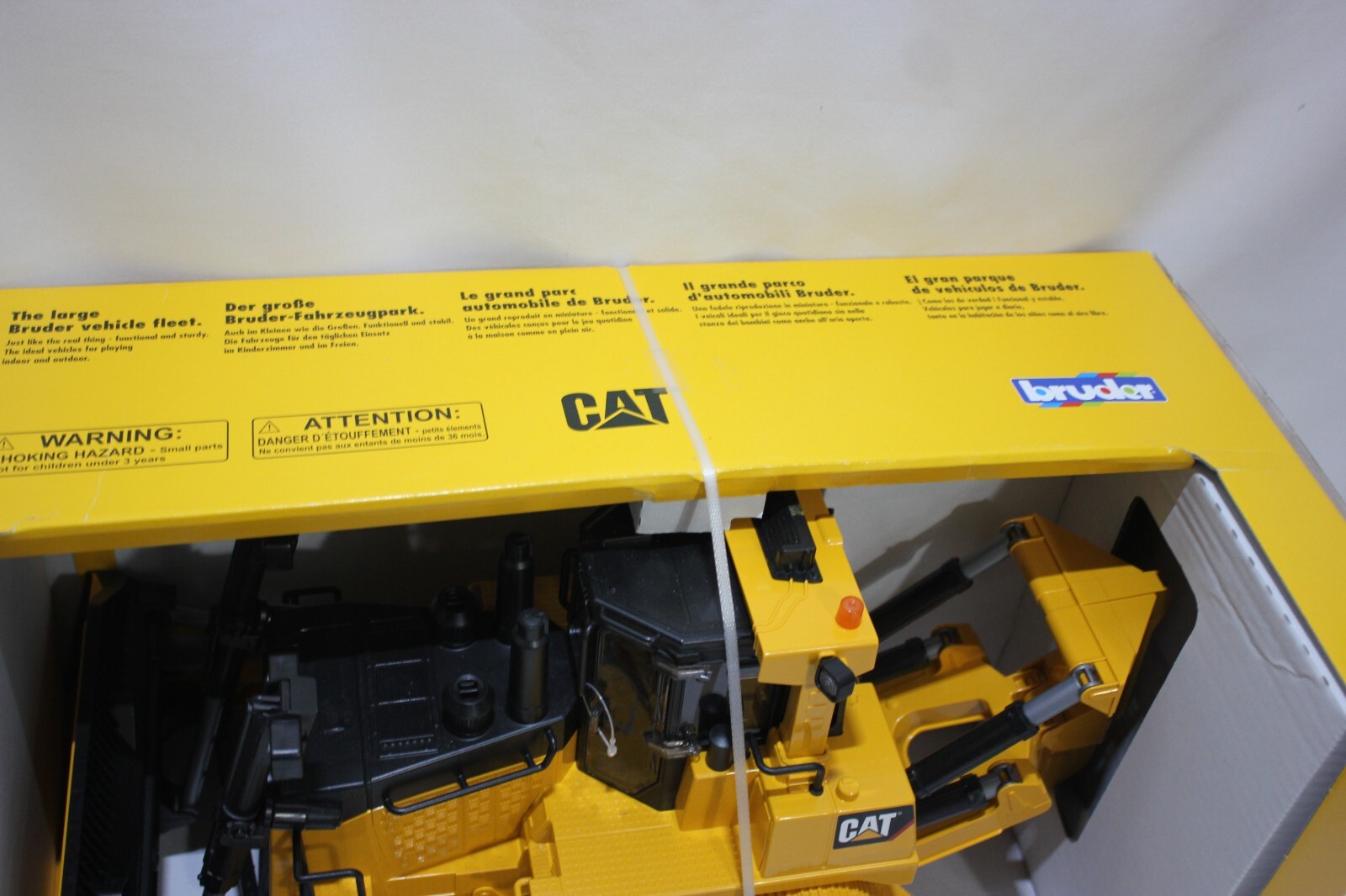 Bruder CAT Large Track Type Tractor Toy Germany Caterpillar Heavy Equipment New