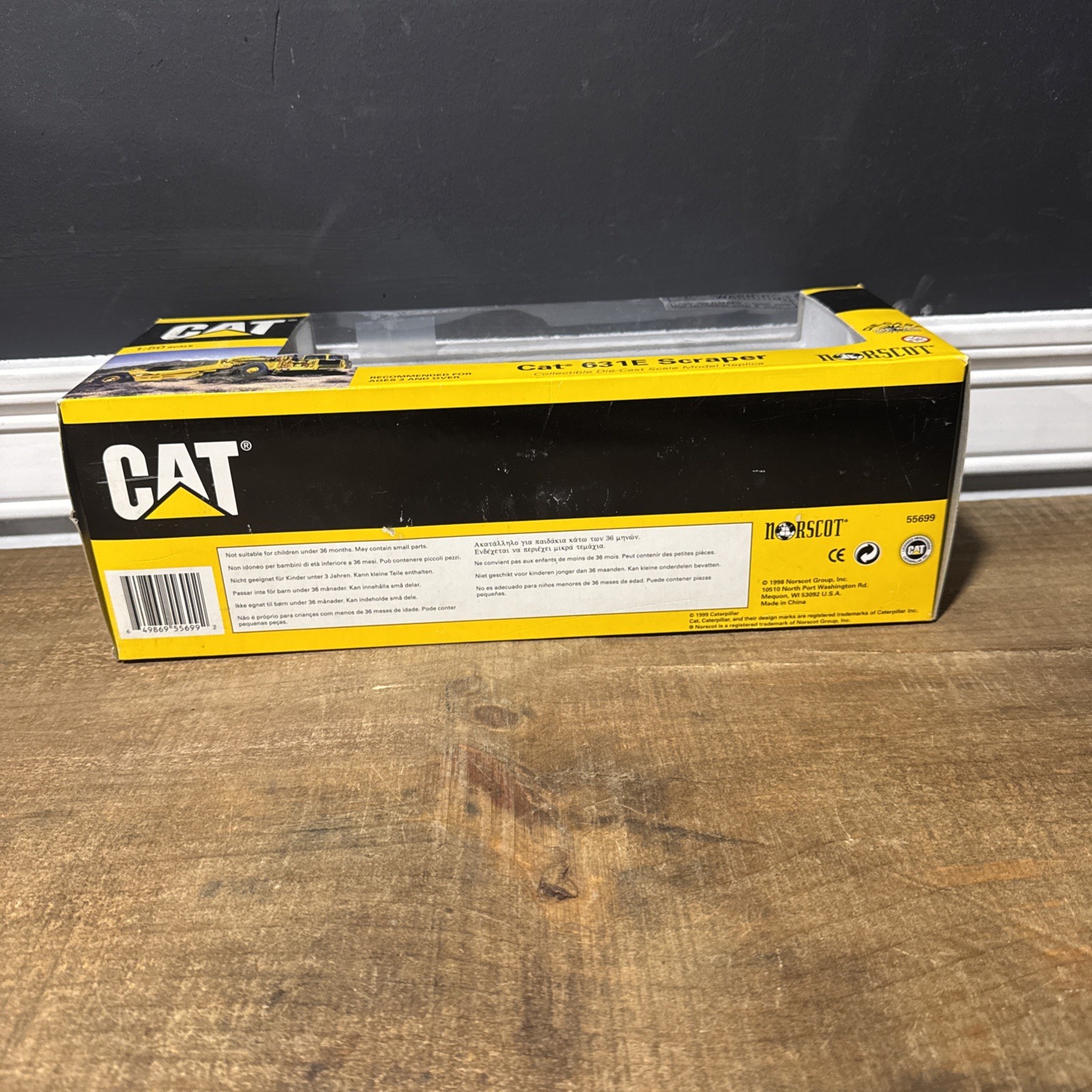 NIB Norscot 1:50 Cat 631E Scraper 55699 Die-Cast