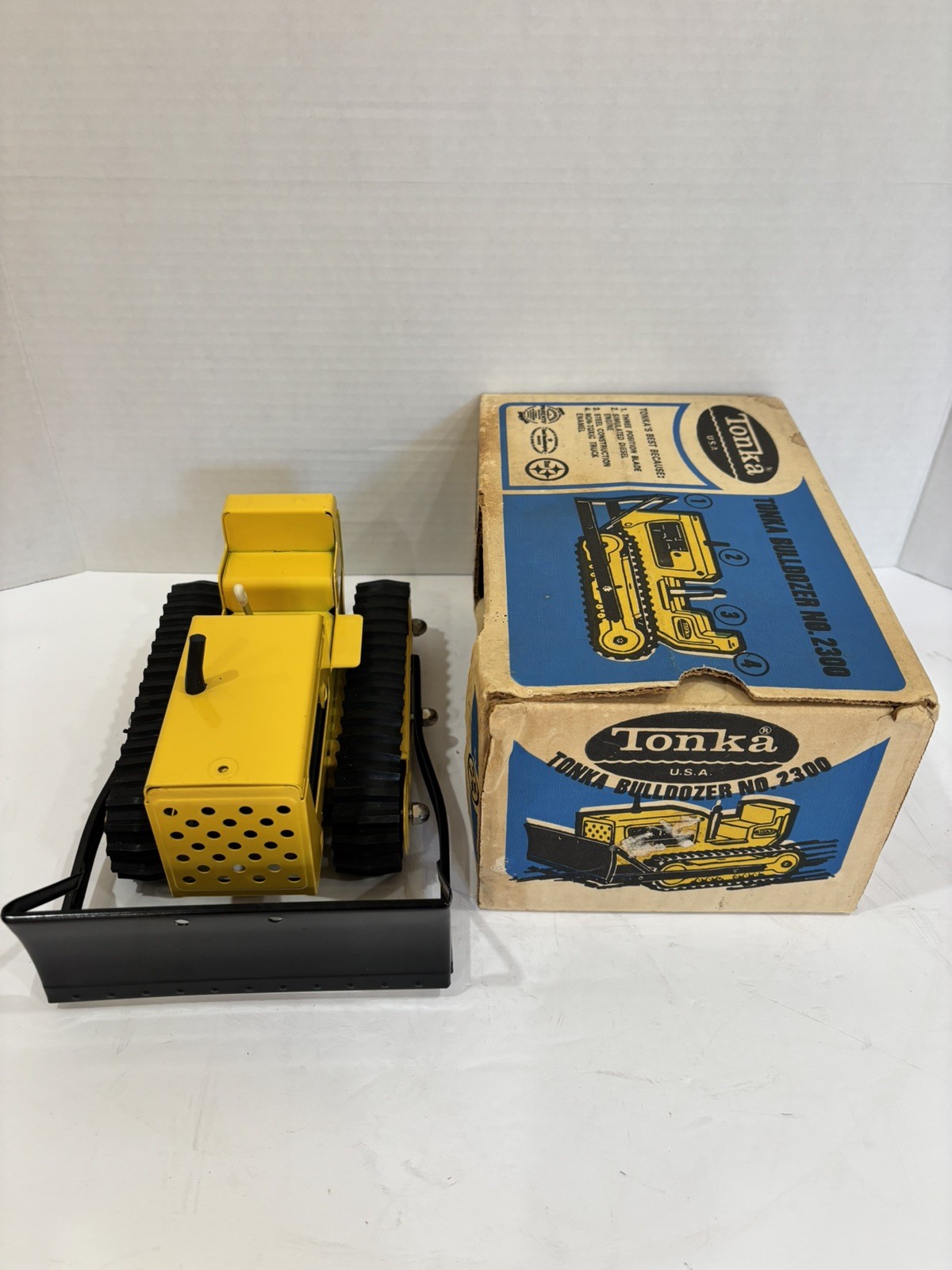 Vintage YELLOW TONKA BULLDOZER NO. 2300 with ORIGINAL BOX NOS 1960’s