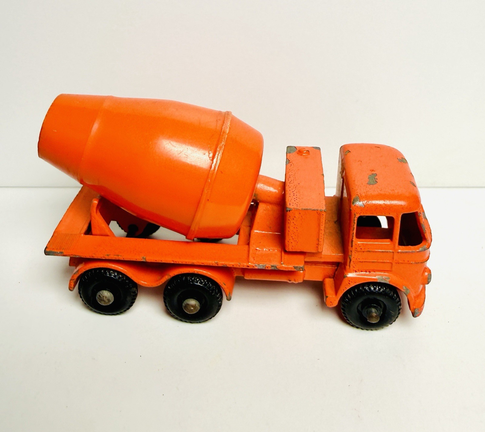 Vintage 1960s Lesney Matchbox No.26 Foden Cement Mixer Black Wheels Concrete Toy