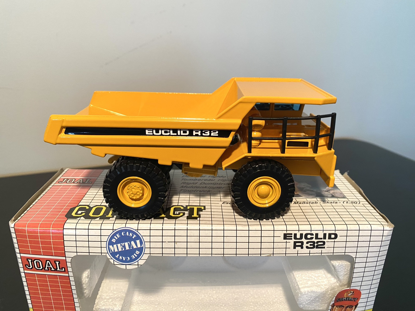 JOAL 1:50 die-cast #228 Euclid R32 Rigid Mine Dump Truck NEW condition!