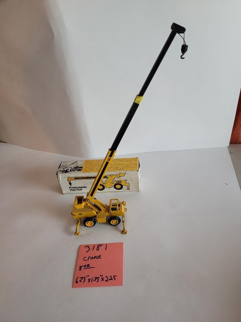 P&H Rough Terrain Crane Die-Cast Construction Equipment Model “Professionals Pic