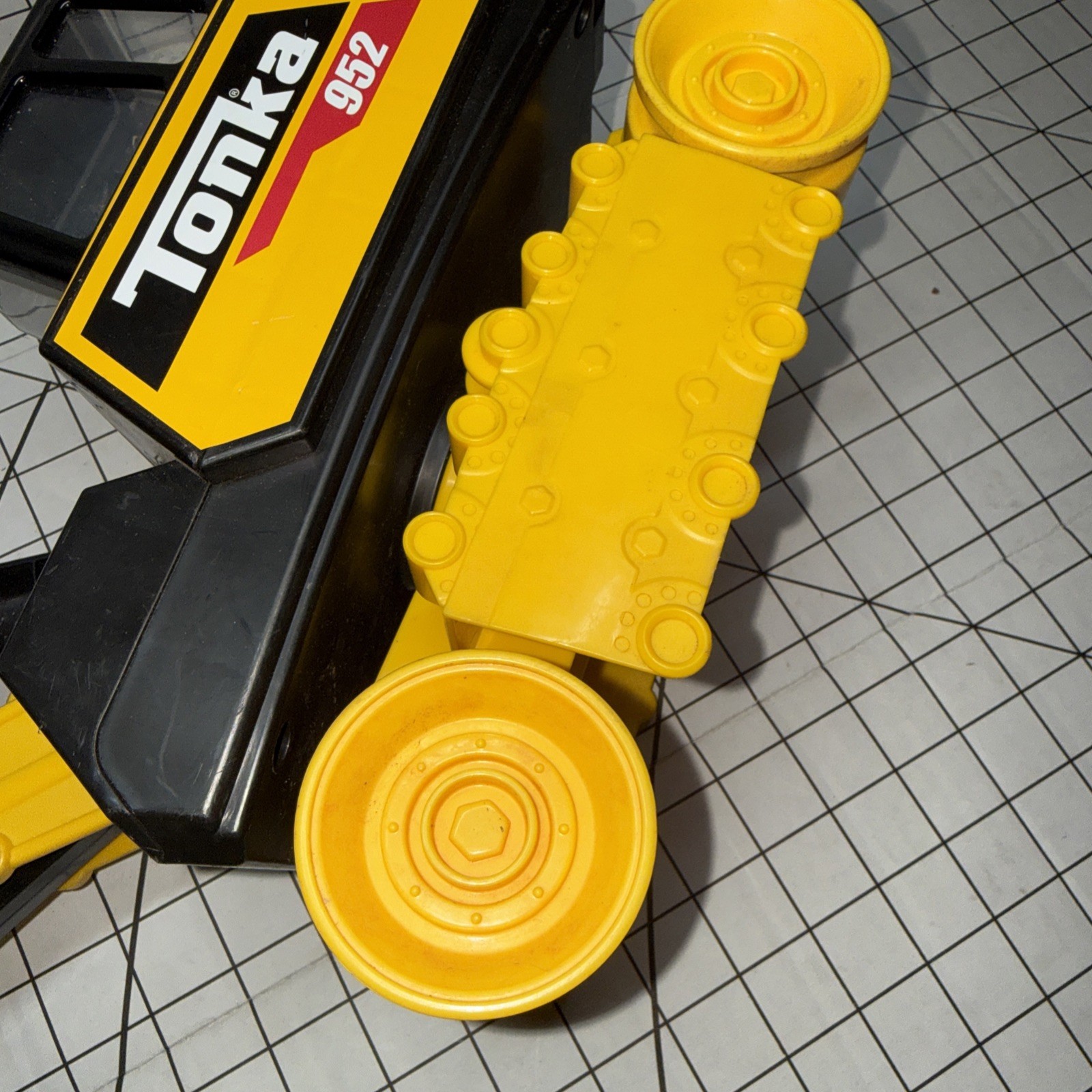 Tonka Steel 952 Classics Excavator Non Powered Construction Vehicle Missing Trac