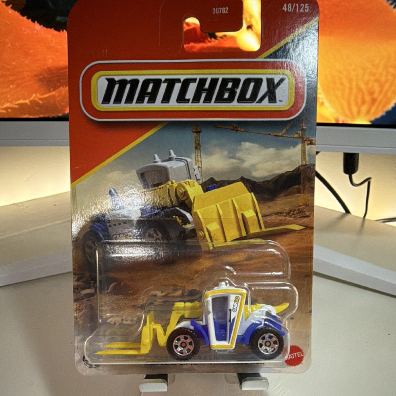 Matchbox MBX Load Lifter Construction Vehicle Diecast Yellow Blue White Toy