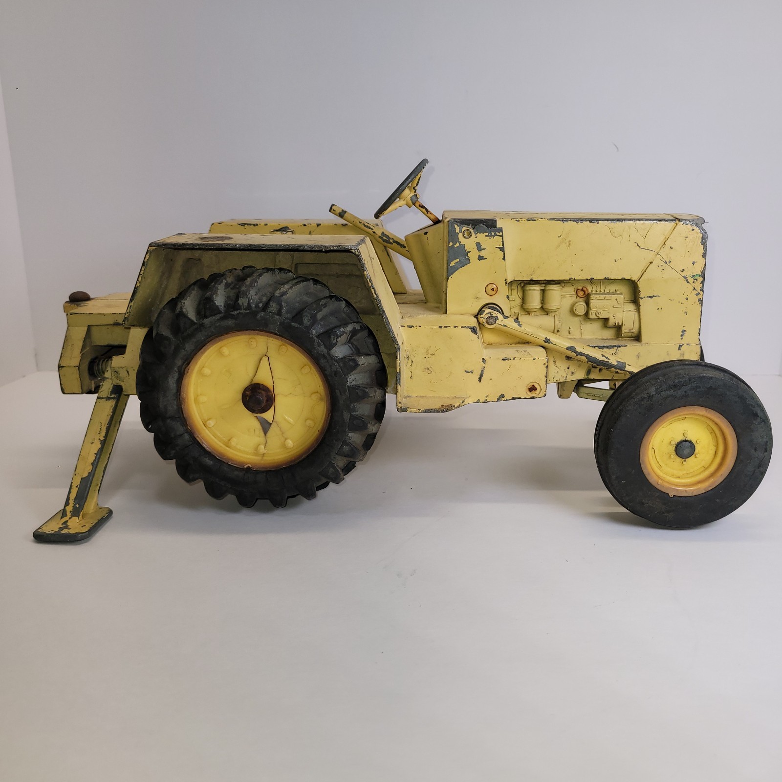 Vintage 1973 Ford Backhoe 1/12 Scale Diecast Metal Tractor
