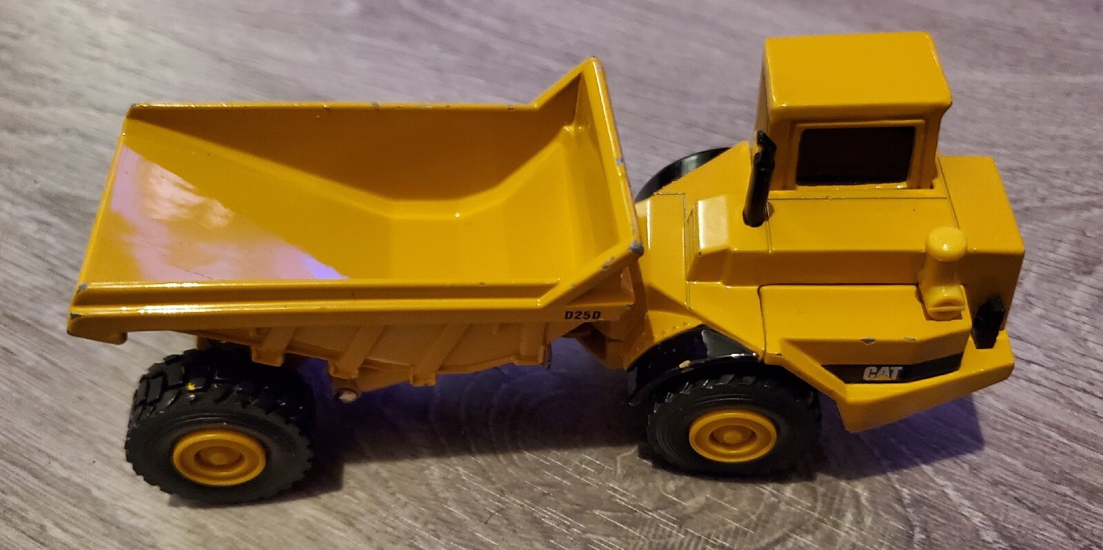 Norsscot CatD25D Articulated Dump Hauler Die-Cast Scale 1:64
