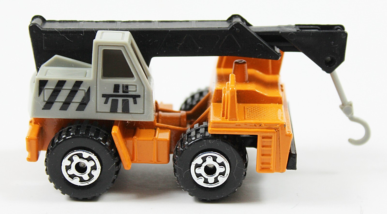 MOBILE CRANE Matchbox 1984 Orange Gray Construction Equipment New no card 1:90