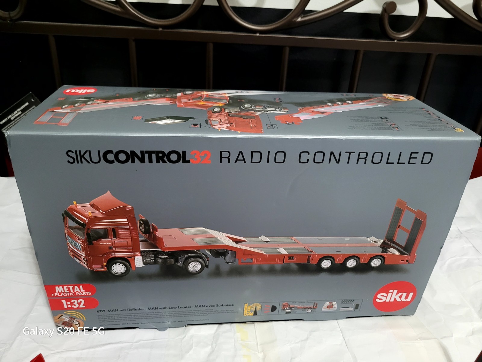BRAND NEW Collector-RARE SIKU Control 32 MAN Low Loader RC Truck – Model 6721