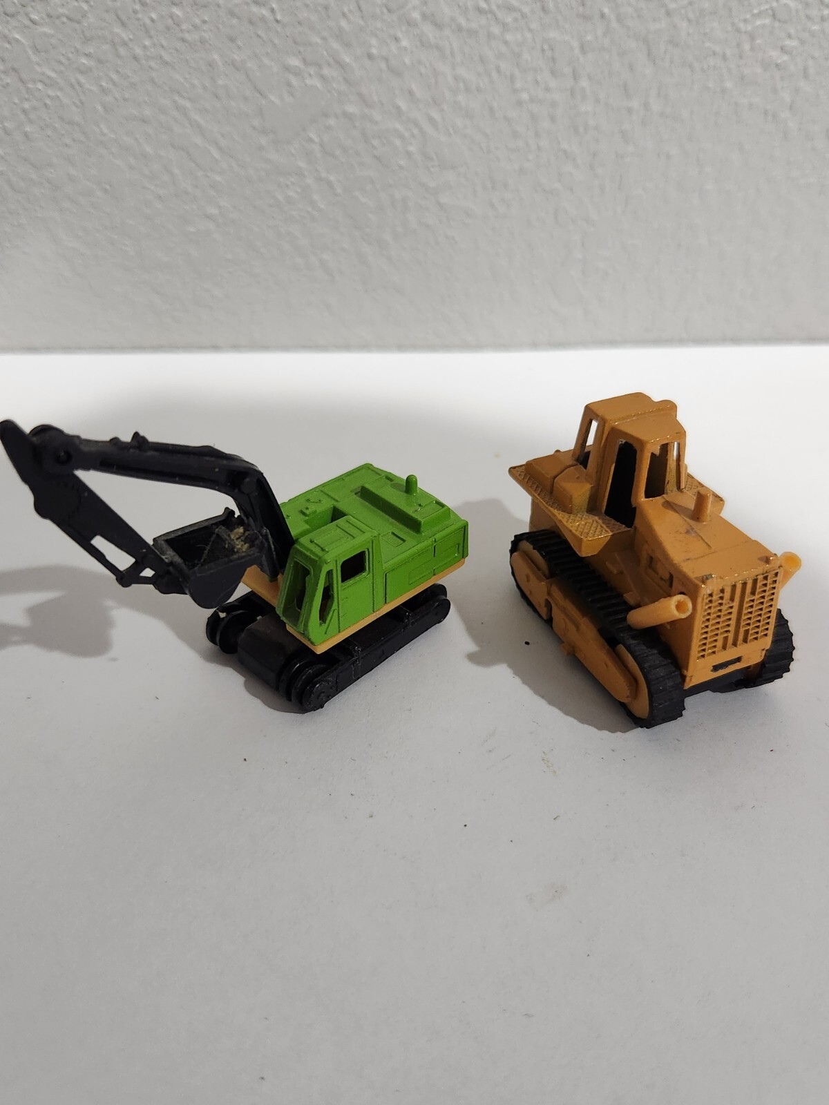 Construction Toys Vintage Lot 1/64 Crane, Dozer, Loader, Excavator, Cement Mixer
