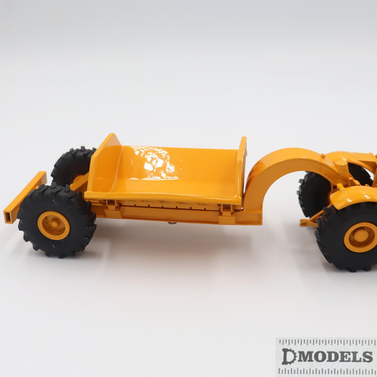 1/50 DW10 Series 3 + Athey Side Dump Trailer – Ready-Made, Assembled Model Ready