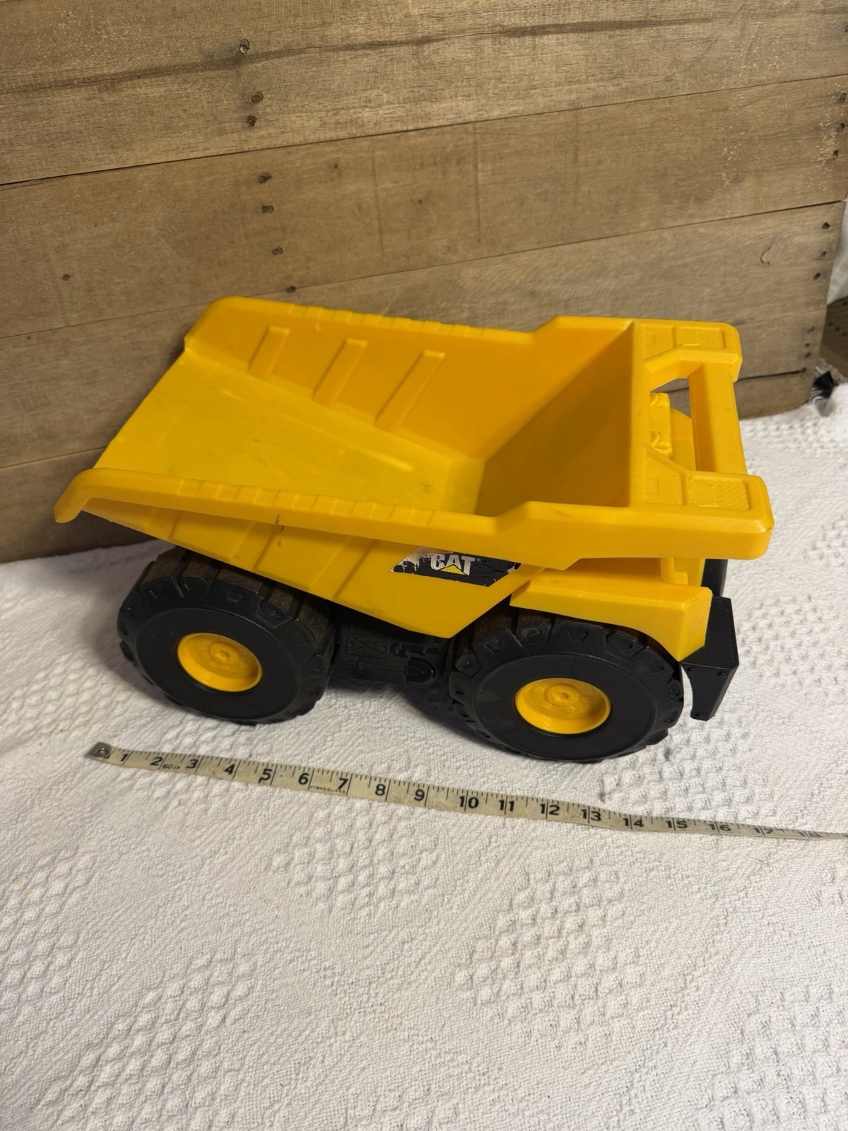 CAT Dump Truck Toy Construction Vehicle 10″ Plastic Action with Articulate