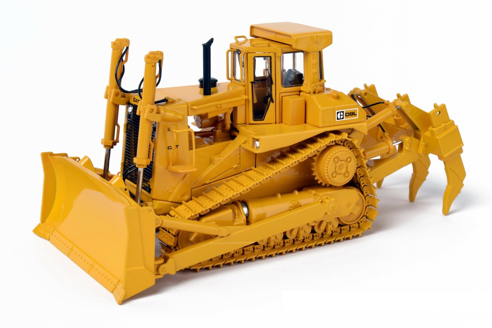 Caterpillar Cat D9L Dozer with Multi-Shank Ripper – CCM 1:48 Scale Model New